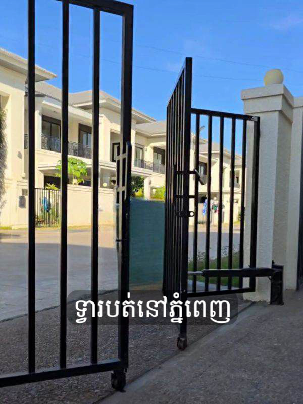 ទ្វារបត់បំពាក់មូទ័រSwing